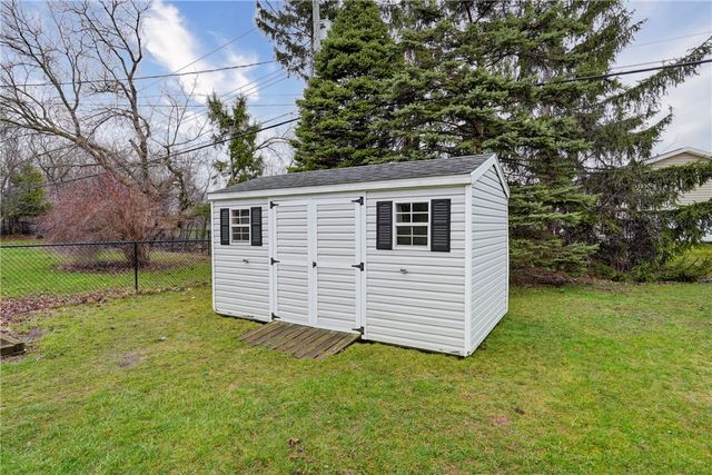 18 Palo Alto Drive, Henrietta, NY 14623