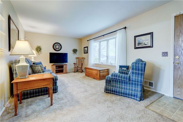 18 Palo Alto Drive, Henrietta, NY 14623