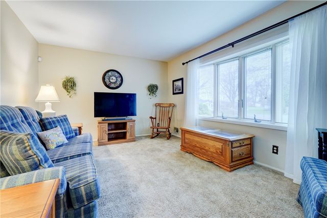 18 Palo Alto Drive, Henrietta, NY 14623