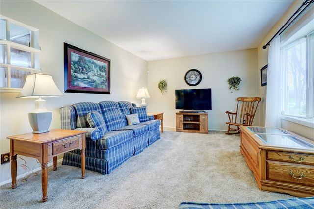 18 Palo Alto Drive, Henrietta, NY 14623