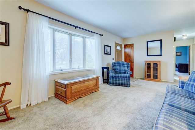 18 Palo Alto Drive, Henrietta, NY 14623