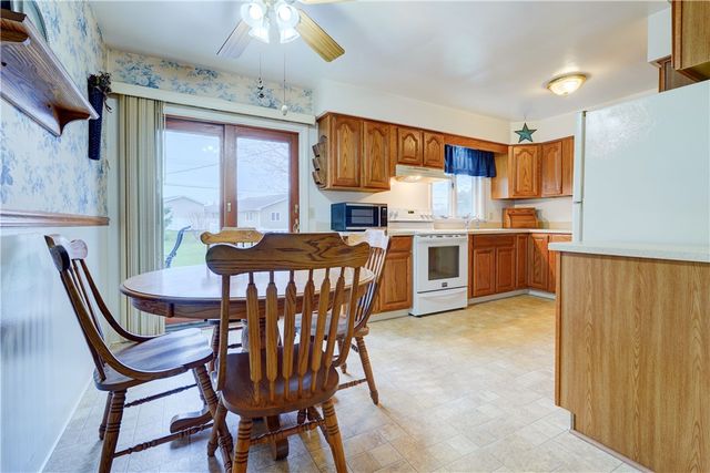 18 Palo Alto Drive, Henrietta, NY 14623