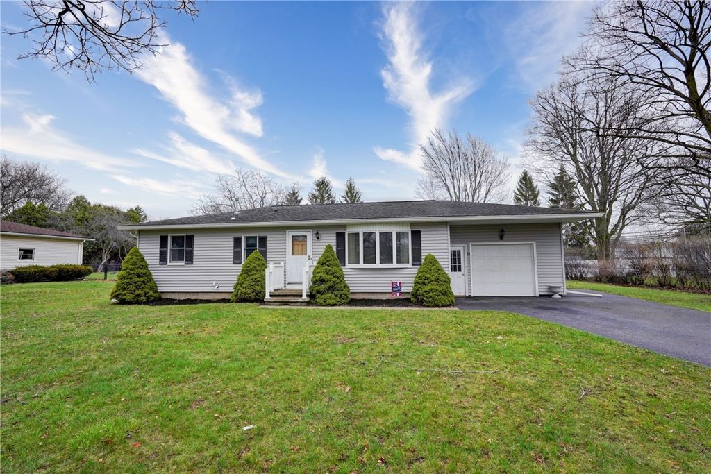 18 Palo Alto Drive, Henrietta, NY 14623