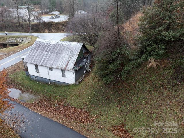 532 Pitman Road, Bakersville, NC 28705