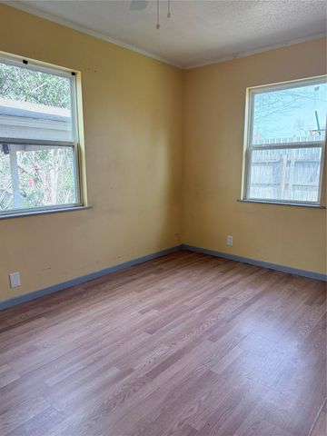 212 S Main Street B, Conroe, TX 77301