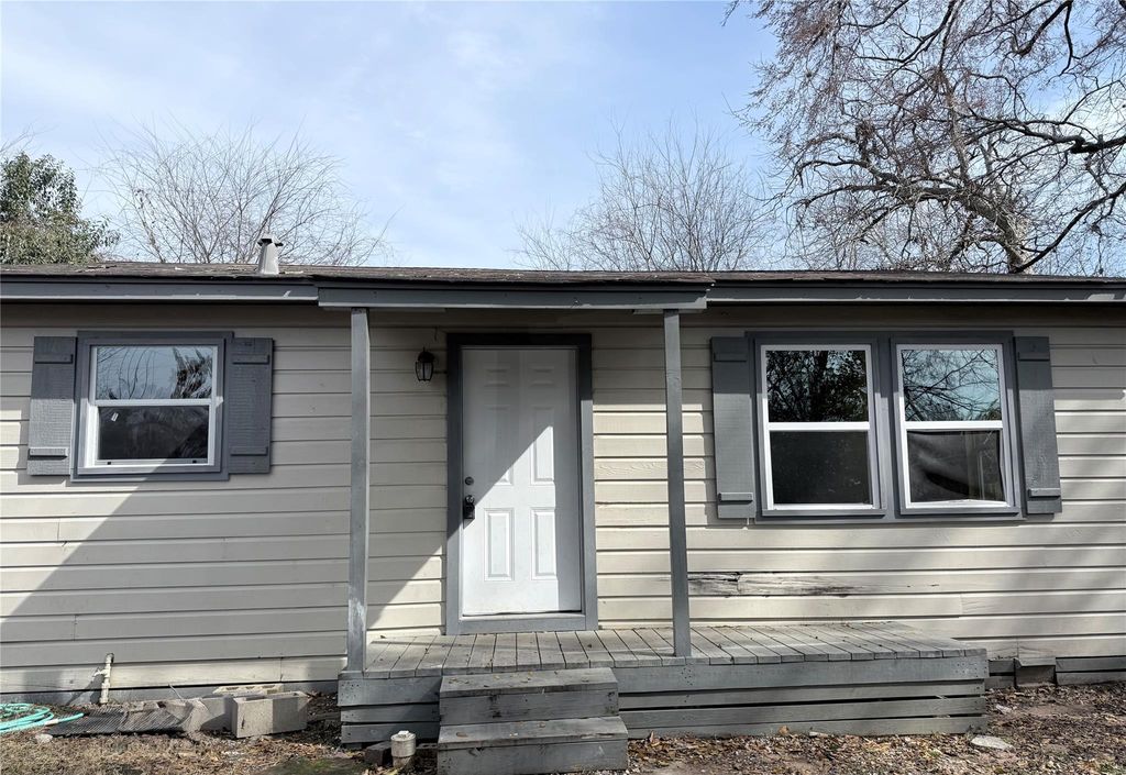 212 S Main Street B, Conroe, TX 77301