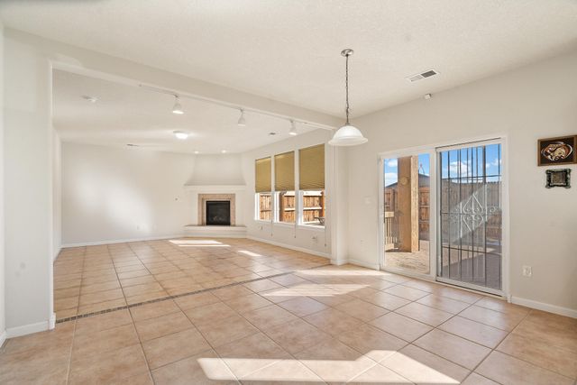 7101 Fairbanks Drive NE, Rio Rancho, NM 87144