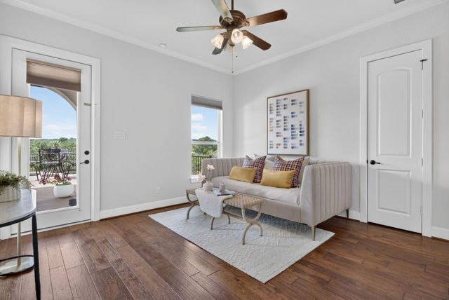 137 Crest Canyon Drive, Fort Worth, TX 76108