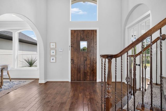 137 Crest Canyon Drive, Fort Worth, TX 76108