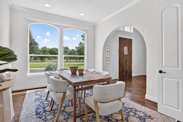 137 Crest Canyon Drive, Fort Worth, TX 76108