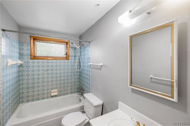 181 Le Havre Drive, Cheektowaga, NY 14227