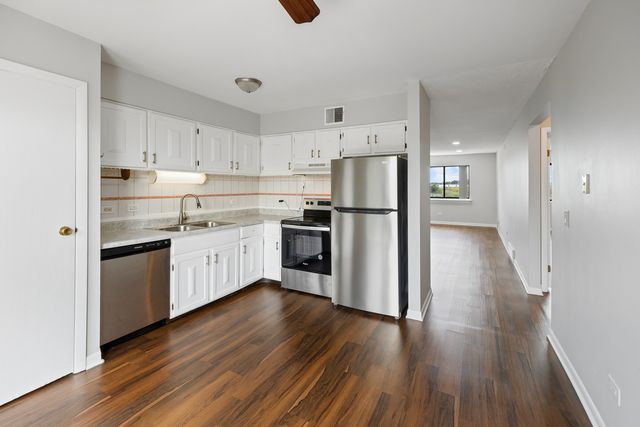 1472 Carol Court 3B, Palatine, IL 60074