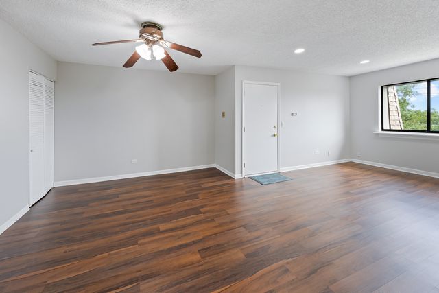 1472 Carol Court 3B, Palatine, IL 60074