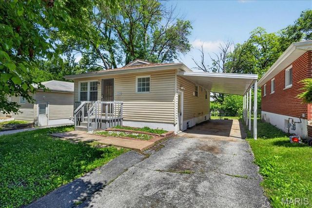 1225 Lakeview Avenue, St Louis, MO 63138
