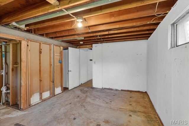 1225 Lakeview Avenue, St Louis, MO 63138