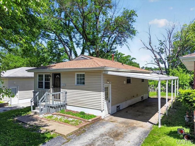 1225 Lakeview Avenue, St Louis, MO 63138