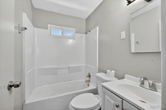 1225 Lakeview Avenue, St Louis, MO 63138