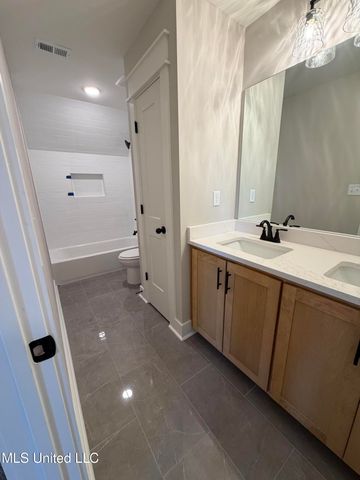 4285 S Bolivar Trail, Olive Branch, MS 38654