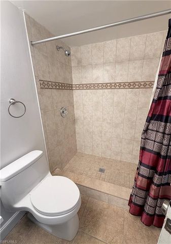 190 Santa Clara DR 5, Naples, FL 34104