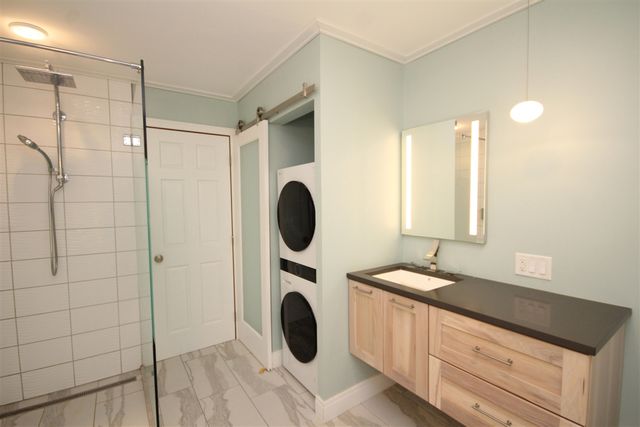 6208 Meadowview Avenue, Kalamazoo, MI 49048