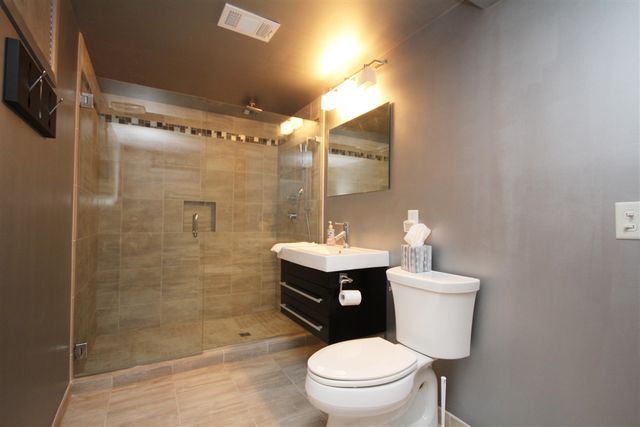 6208 Meadowview Avenue, Kalamazoo, MI 49048