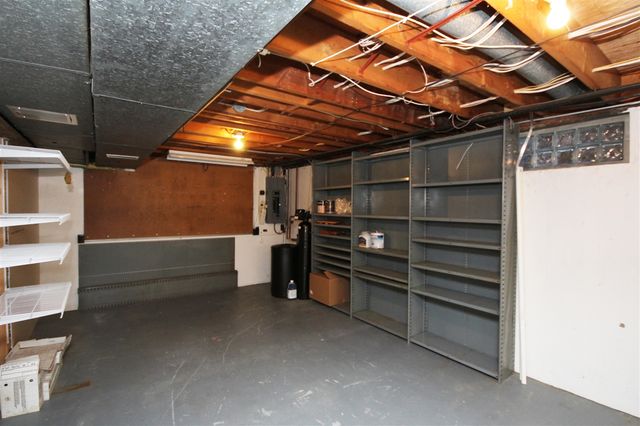 6208 Meadowview Avenue, Kalamazoo, MI 49048