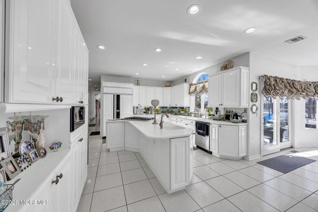 4 Rivers Edge Drive, Colts Neck, NJ 07722