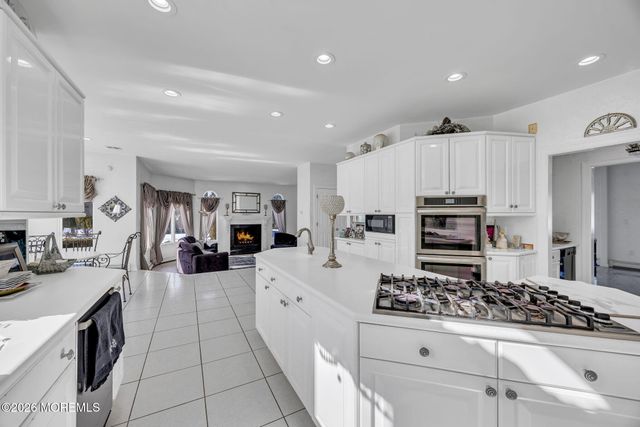 4 Rivers Edge Drive, Colts Neck, NJ 07722