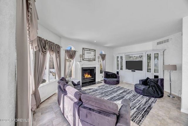 4 Rivers Edge Drive, Colts Neck, NJ 07722