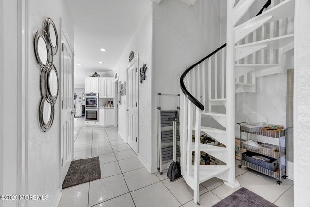 4 Rivers Edge Drive, Colts Neck, NJ 07722