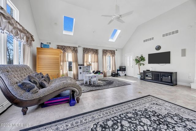 4 Rivers Edge Drive, Colts Neck, NJ 07722