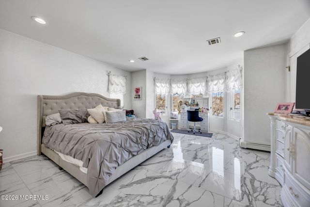 4 Rivers Edge Drive, Colts Neck, NJ 07722