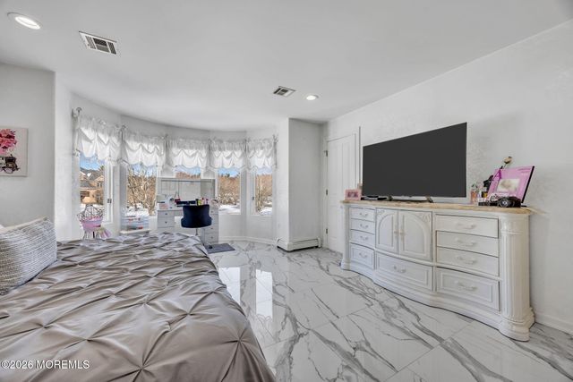 4 Rivers Edge Drive, Colts Neck, NJ 07722