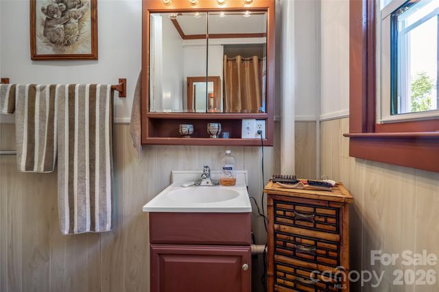 106 Aloha Circle Extension, Candler, NC 28715