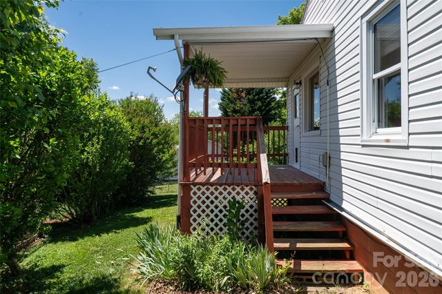 106 Aloha Circle Extension, Candler, NC 28715