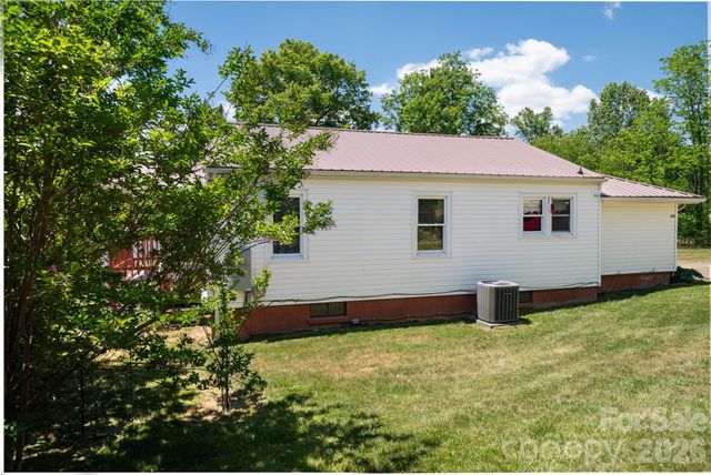 106 Aloha Circle Extension, Candler, NC 28715