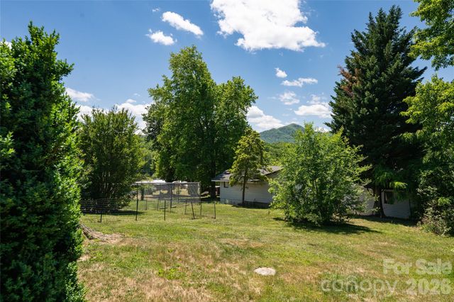 106 Aloha Circle Extension, Candler, NC 28715