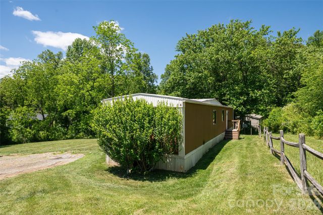 106 Aloha Circle Extension, Candler, NC 28715