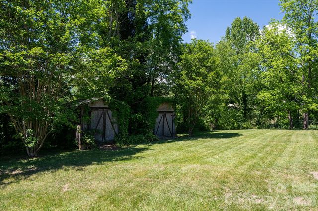 106 Aloha Circle Extension, Candler, NC 28715