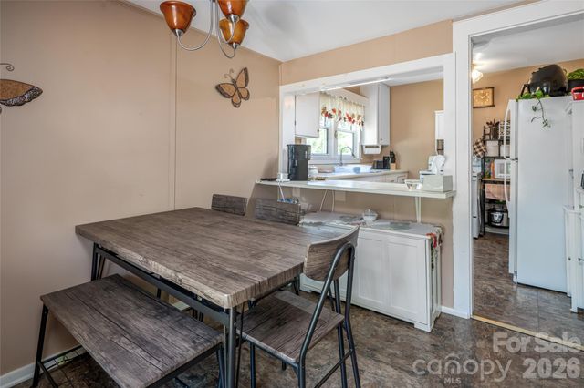 106 Aloha Circle Extension, Candler, NC 28715