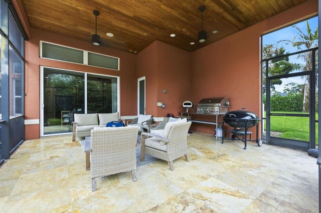 9742 SE Highborne Way, Hobe Sound, FL 33455