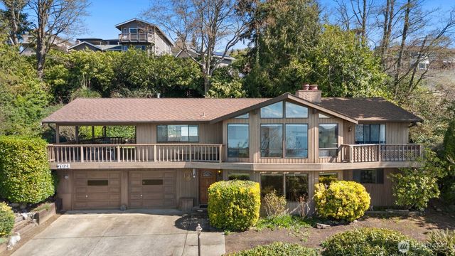 7821 East Side Drive NE, Tacoma, WA 98422