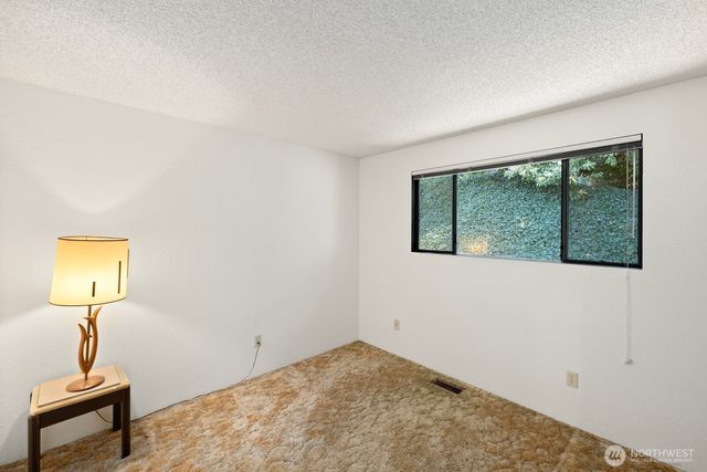 7821 East Side Drive NE, Tacoma, WA 98422