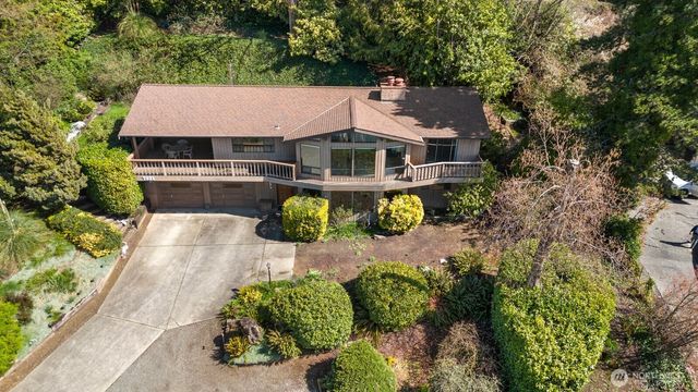 7821 East Side Drive NE, Tacoma, WA 98422