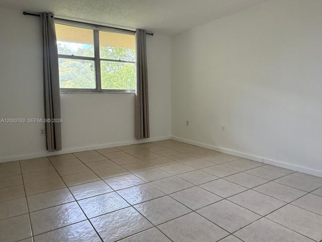 1805 Sans Souci Blvd 521, North Miami, FL 33181