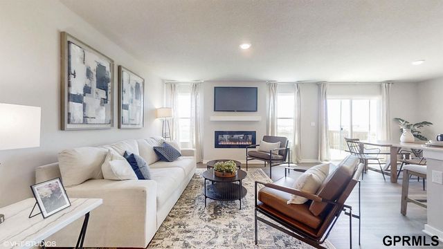 11506 Stony Point Drive, Papillion, NE 68046