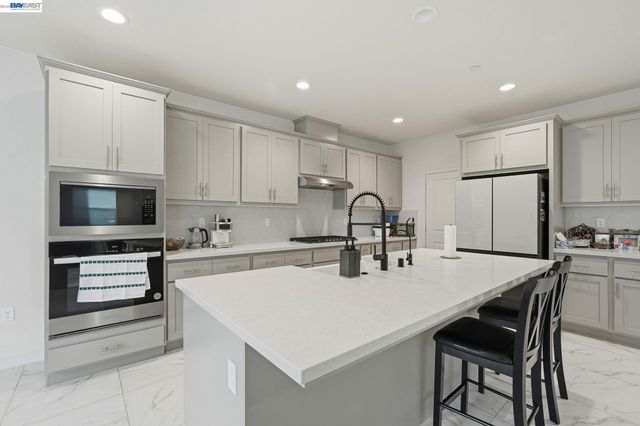 3039 Paxton Ct, Lathrop, CA 95330
