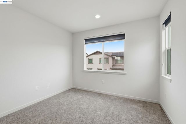 3039 Paxton Ct, Lathrop, CA 95330