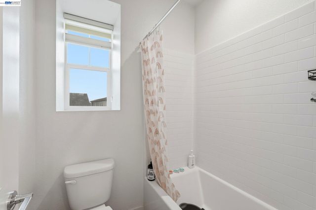 3039 Paxton Ct, Lathrop, CA 95330