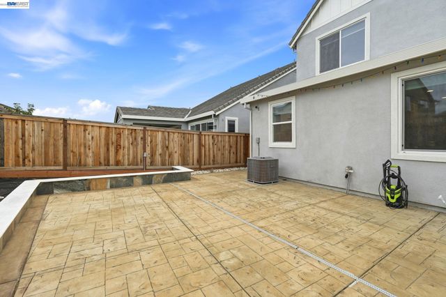 3039 Paxton Ct, Lathrop, CA 95330